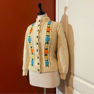 Vintage Unbranded Women’s Mexican Handmade Wool Floral Knit‎ Cardigan Sweater